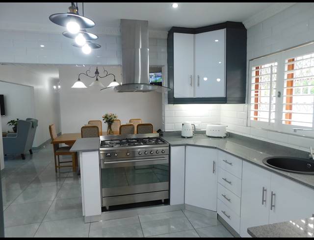 3 BEDROOM HOUSE FOR SALE IN ISIPINGO BEACH